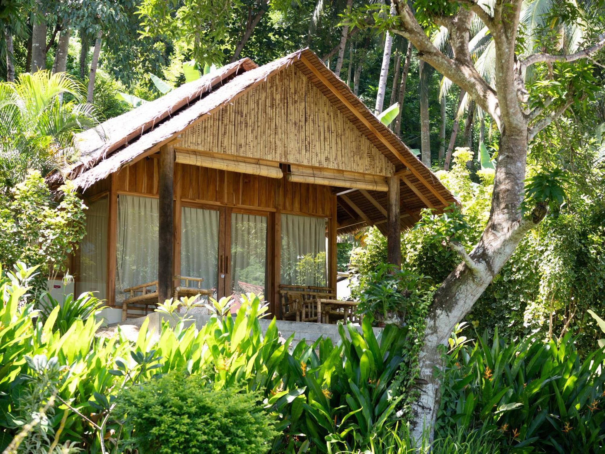 D'Lagoon Dive Resort Bitung ภายนอก รูปภาพ