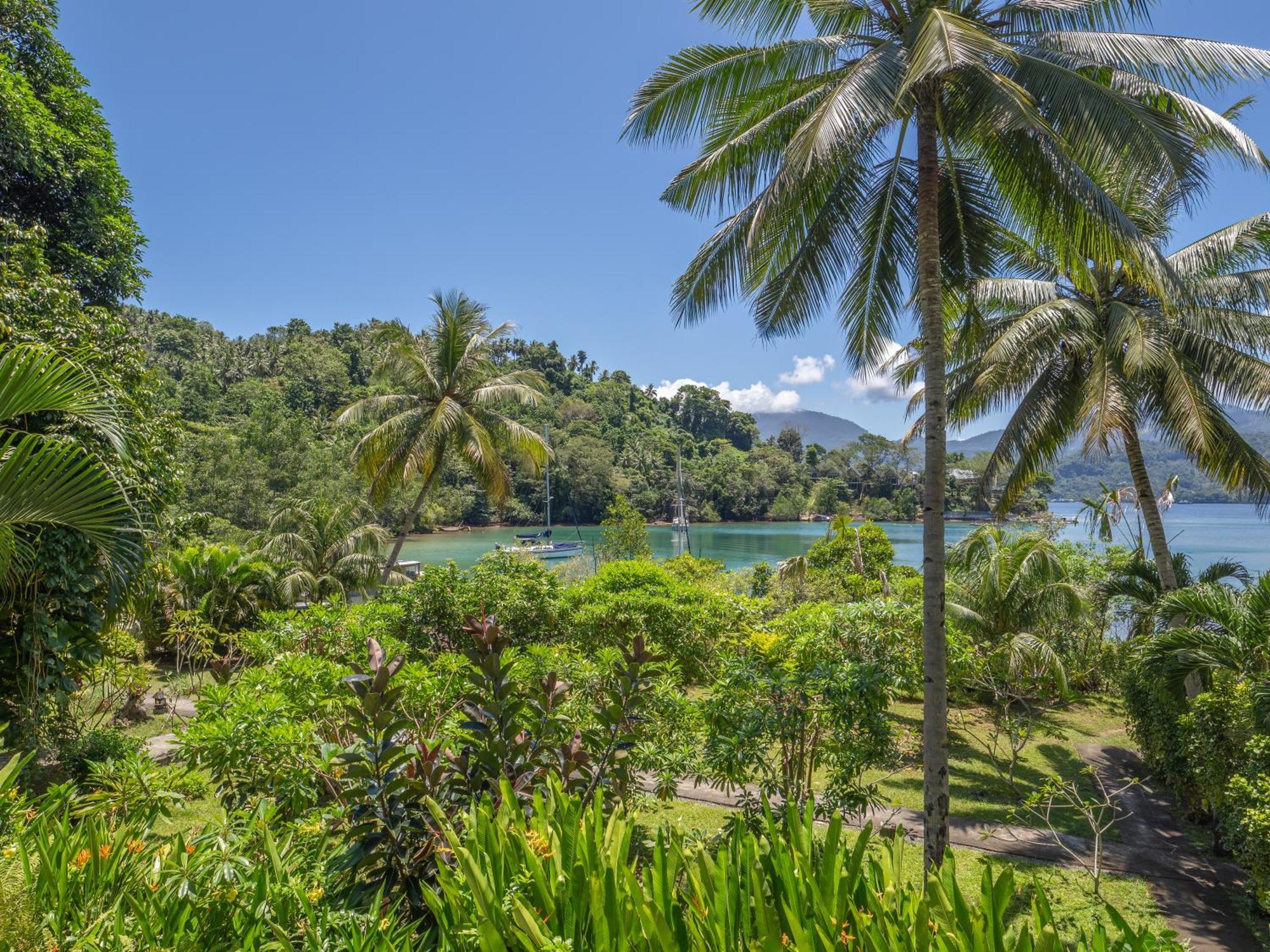 D'Lagoon Dive Resort Bitung ภายนอก รูปภาพ